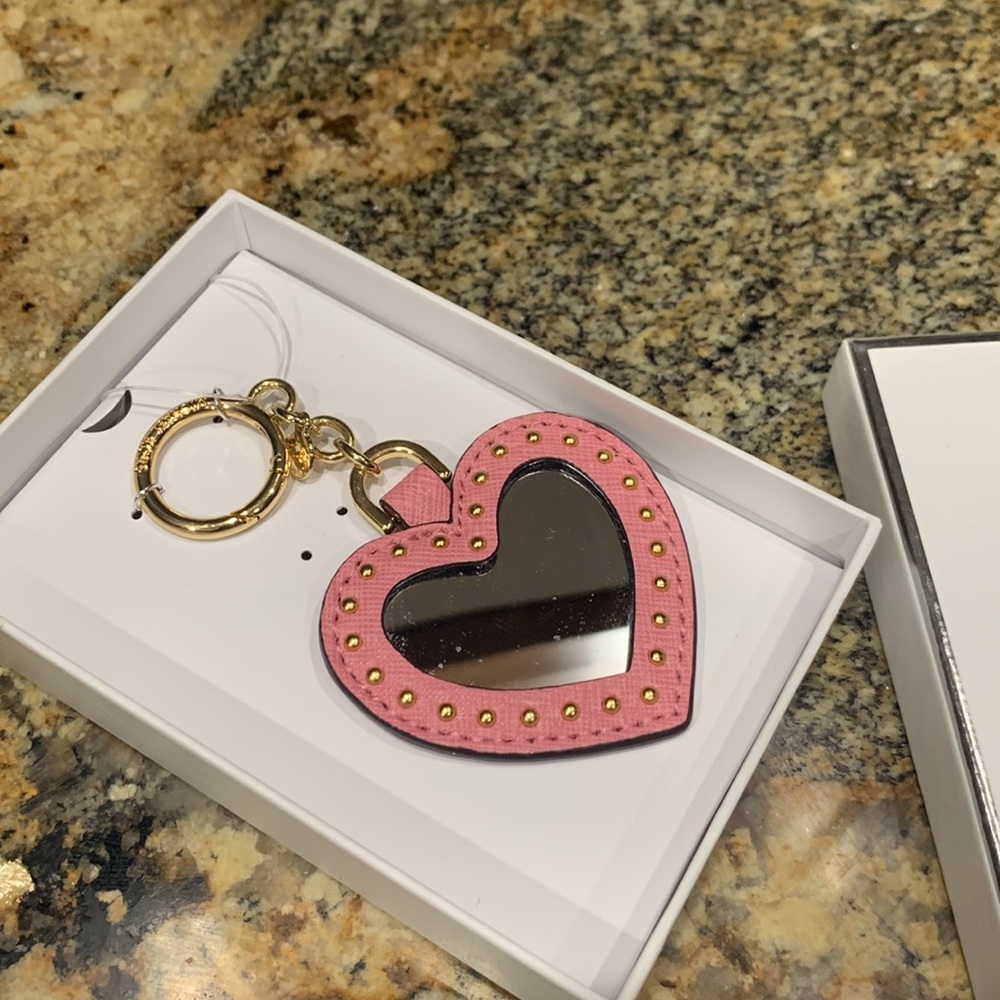Leather Charm - Picture 3 of 8